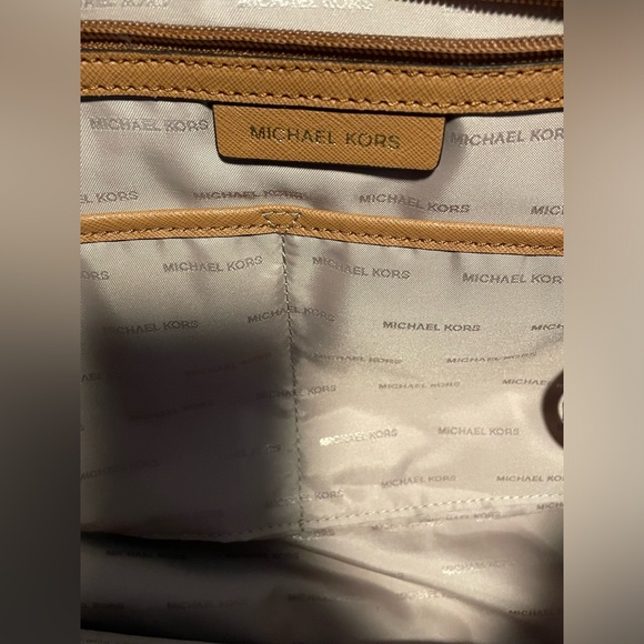 Michael Kors Jet Set Chain Laptop Tote - Picture 8 of 15